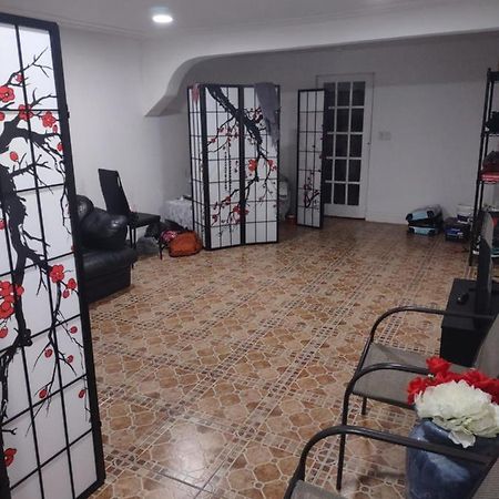 Omar'S Place - Shared Rooms Miami Exterior photo